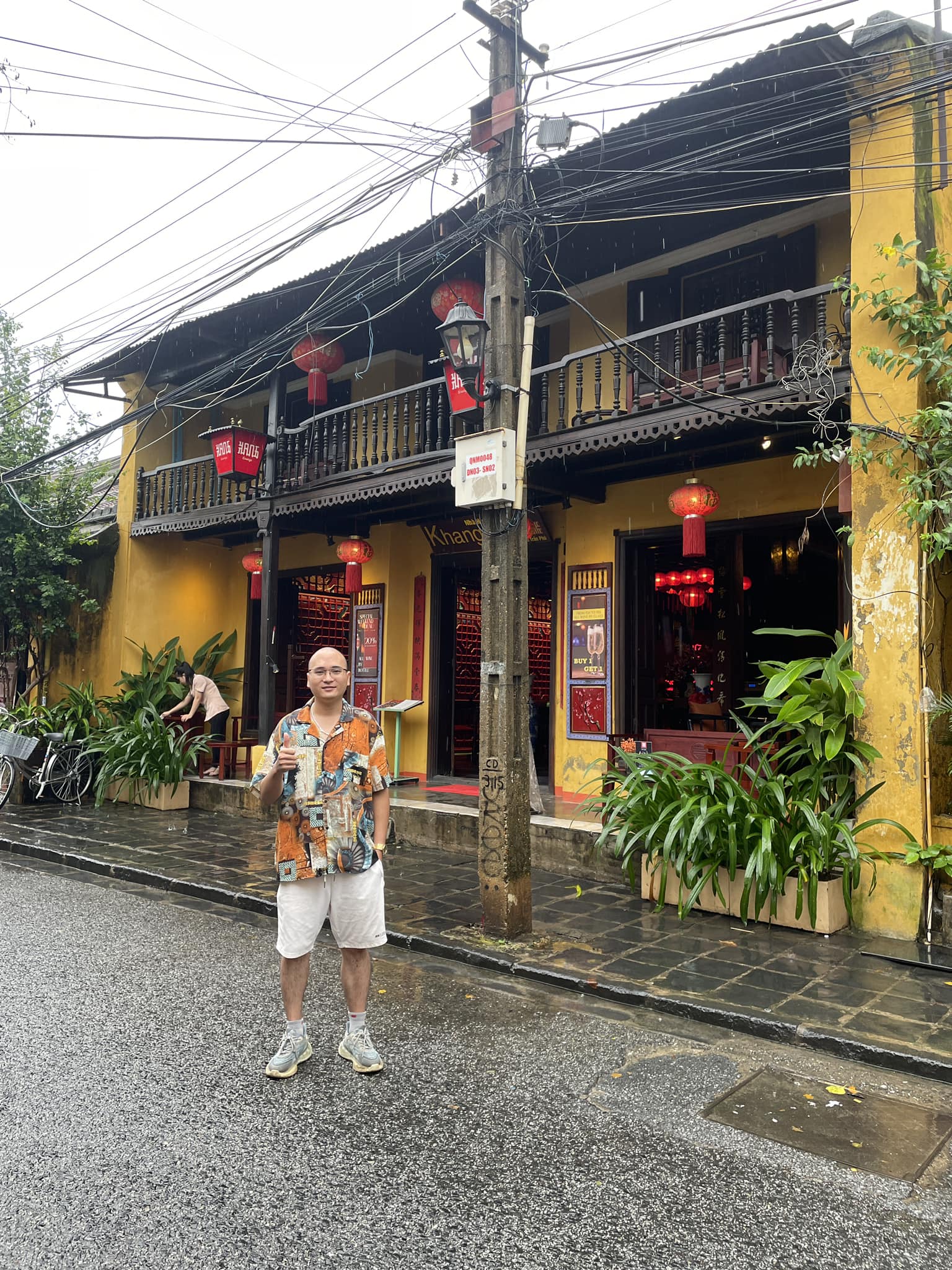 Một Tách Trà Trong Thư Viện Cũ